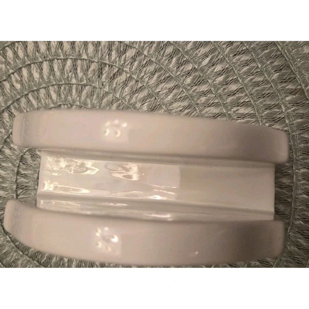 Martha Stewart MSE Napkin Holder White Embossed‎ Ceramic Acorn & Leaves Classic